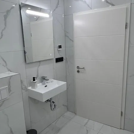 Modernes Haus Mit Garten & Privatparkplatz Casa de Férias *