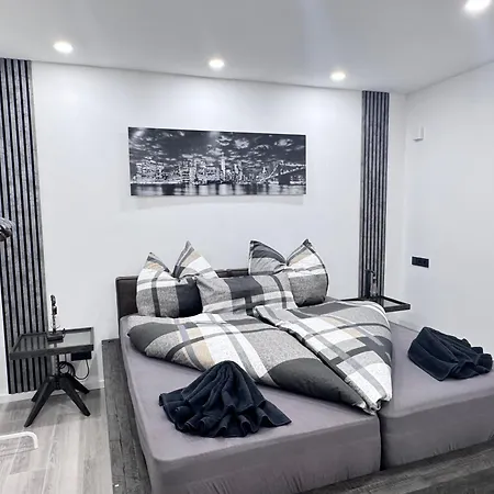 Modernes Haus Mit Garten & Privatparkplatz Дом отдыха *