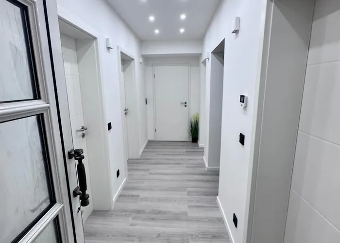 Modernes Haus Mit Garten & Privatparkplatz