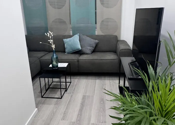 Modernes Haus Mit Garten & Privatparkplatz *