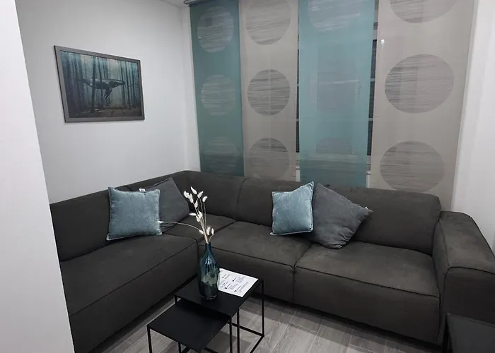 Vakantiehuis Modernes Haus Mit Garten & Privatparkplatz