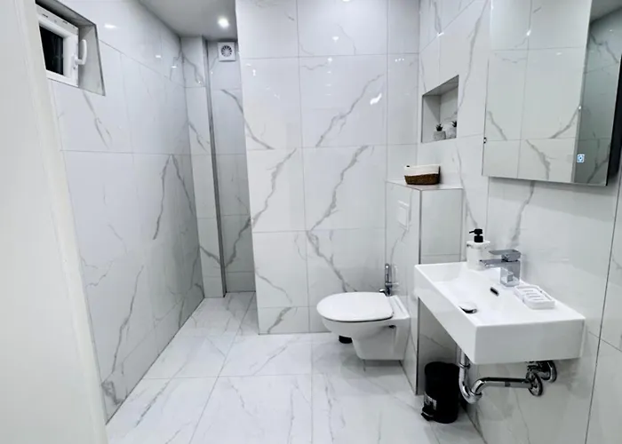 Modernes Haus Mit Garten & Privatparkplatz Сasa de vacaciones