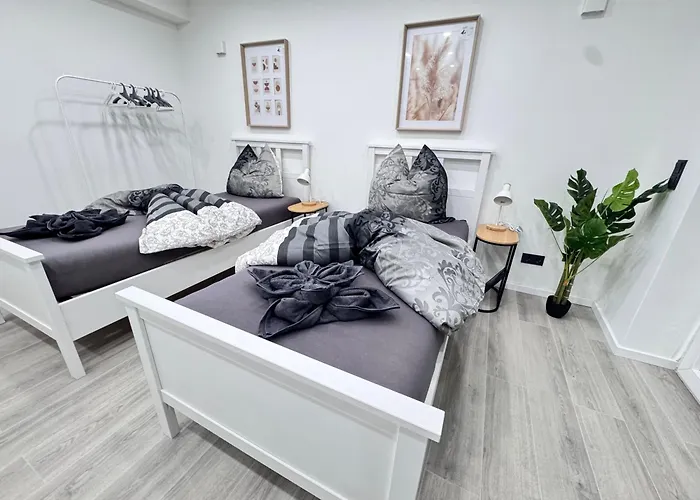 Modernes Haus Mit Garten & Privatparkplatz Vakantiehuis *