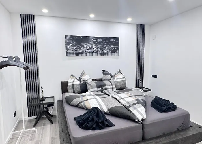 Modernes Haus Mit Garten & Privatparkplatz Vakantiehuis *